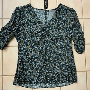 White House Black Market   Floral Print Ruched 3/4 Sleeve Blouse Top Sz S NWT!